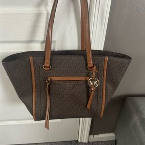 Michael kors tote